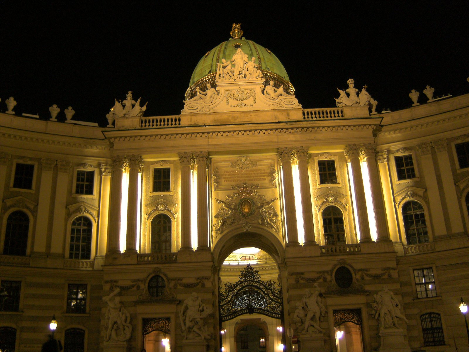 The Michaelertor is the "backdoor" of the Hofburg, the former residence of the emperor.
